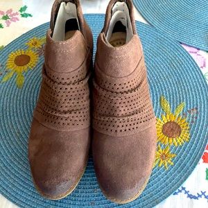 Earth Origins Oakland Amanda Ankle Bootie